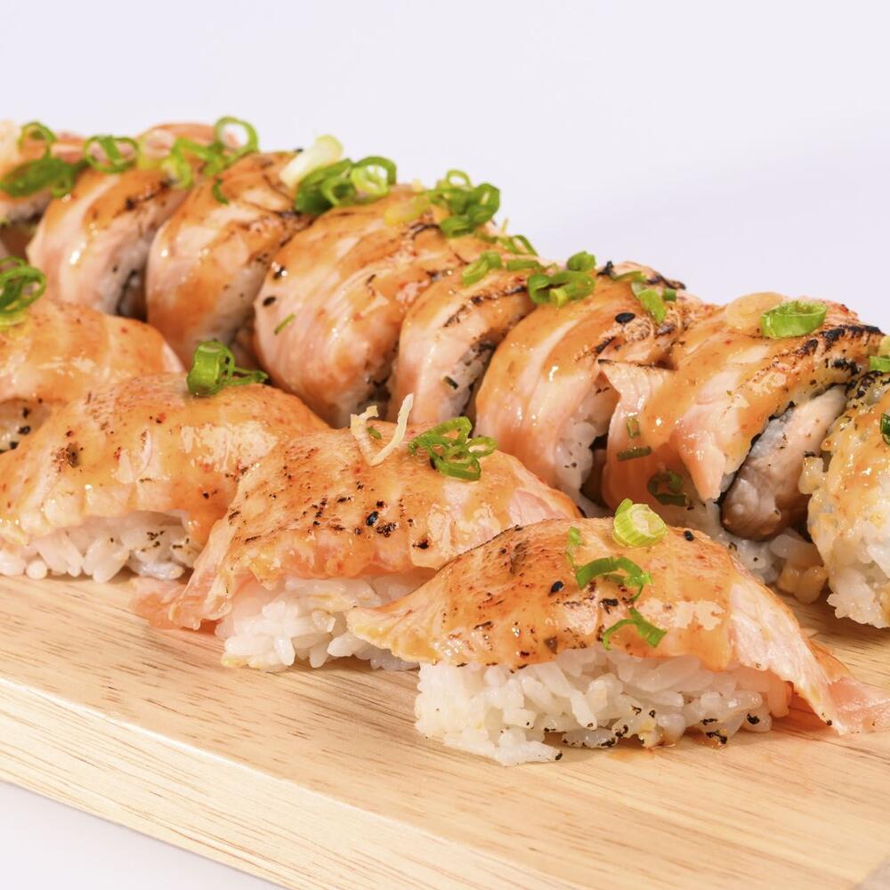 Seared Salmon Roll & Sushi Combo